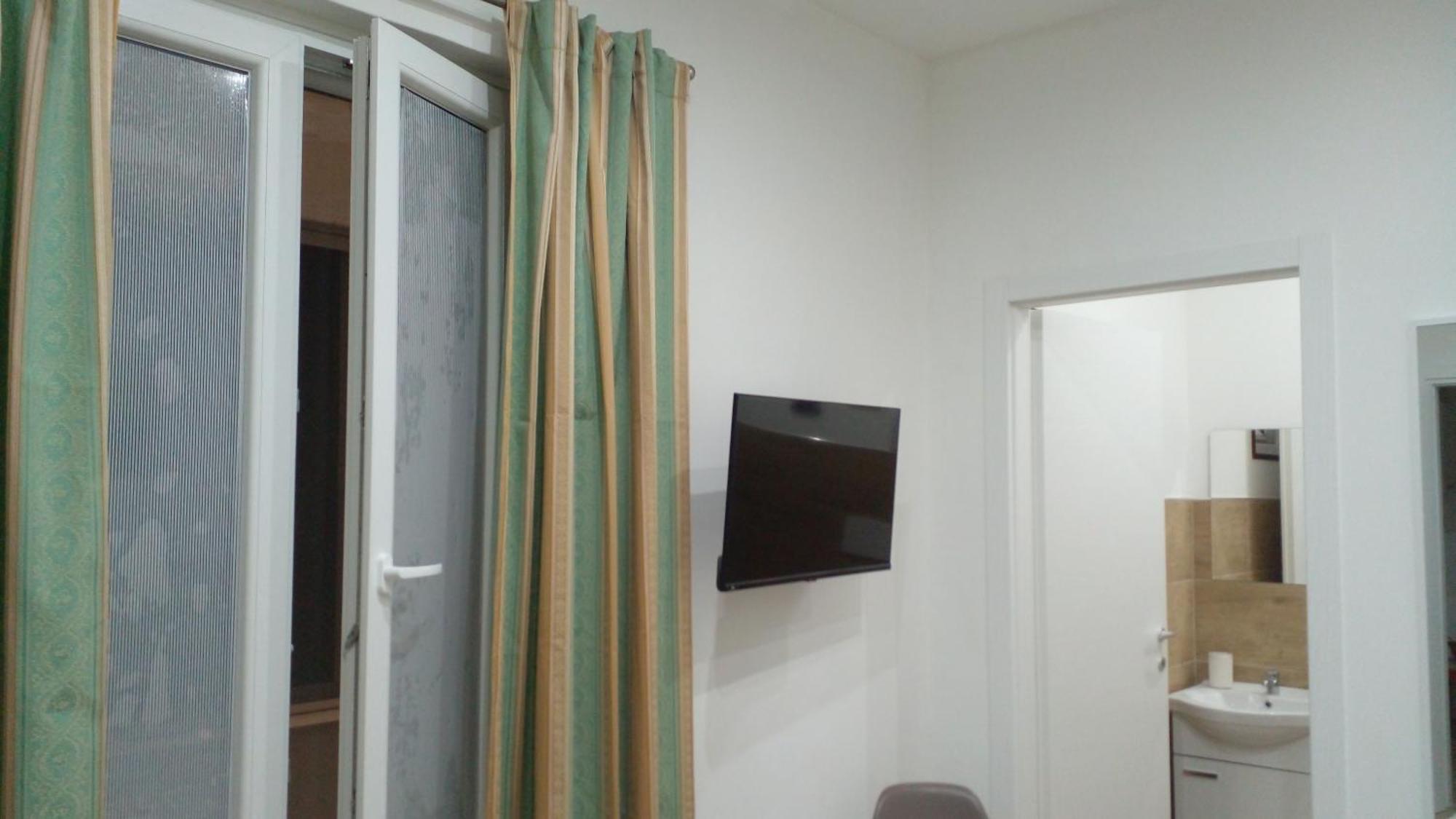 Hotel Locazione Turistica Madera Bari Esterno foto